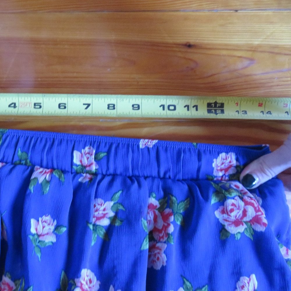 Hollister Ruffle Blue Flower Skirt XS - Picture 9 of 10